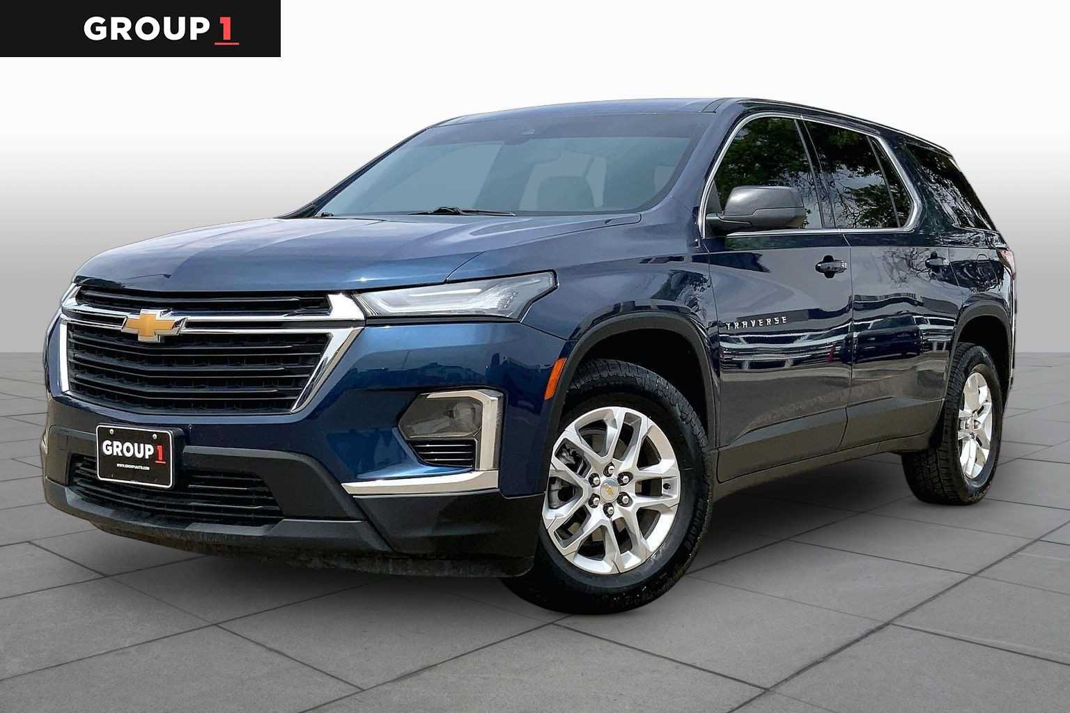 Used 2023 Chevrolet Traverse LS FWD image 1