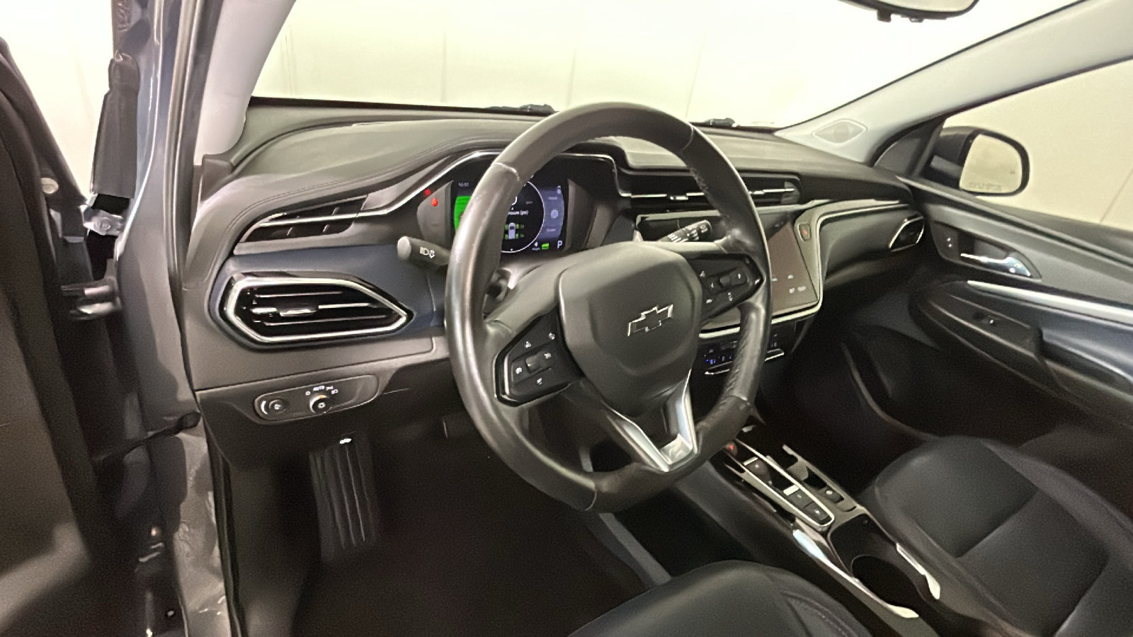 Used 2023 Chevrolet Bolt EUV Premier FWD image 15