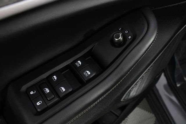 Used 2023 Jeep Grand Cherokee 4WD 4xe image 16