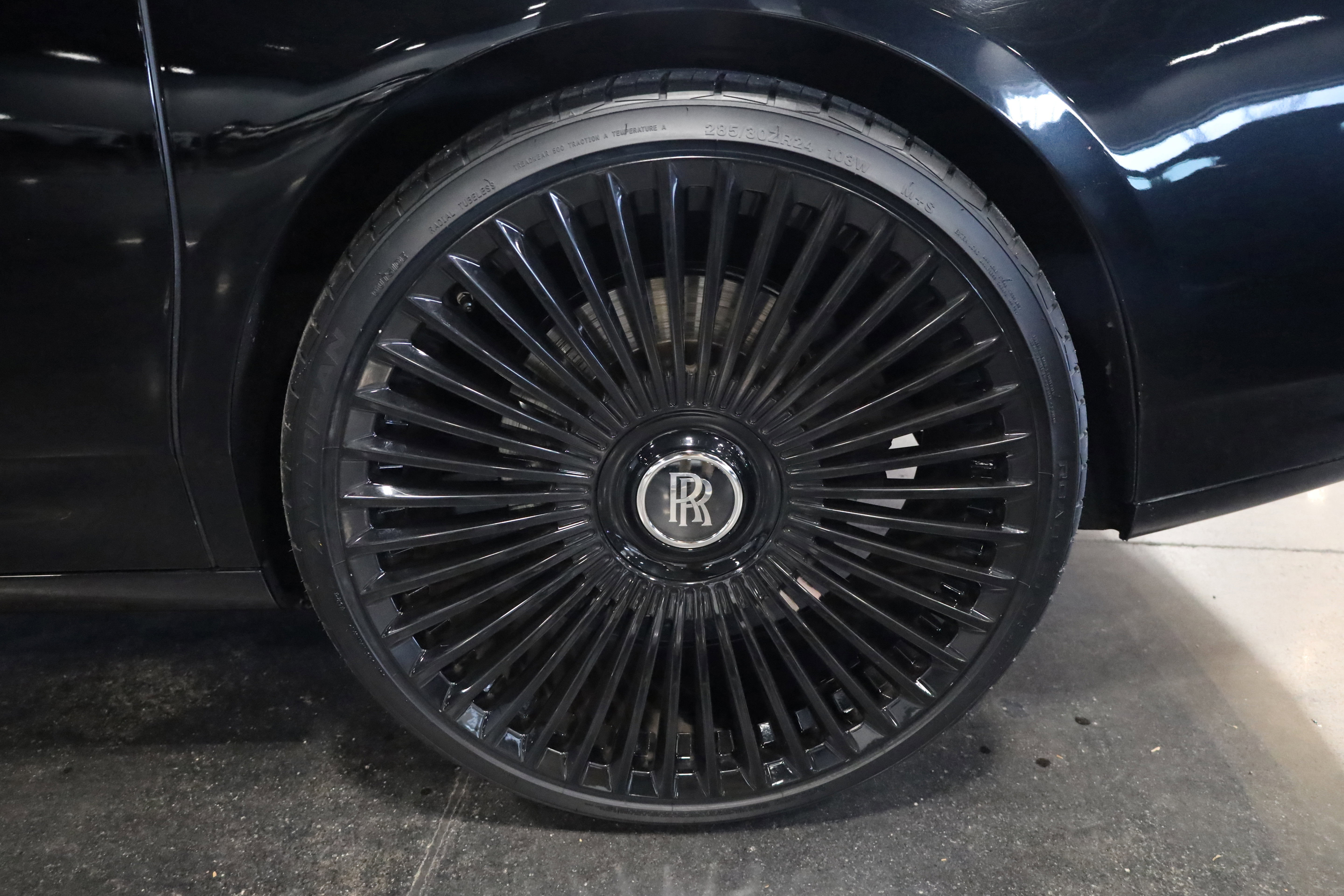 Used 2017 Rolls-Royce Ghost image 12