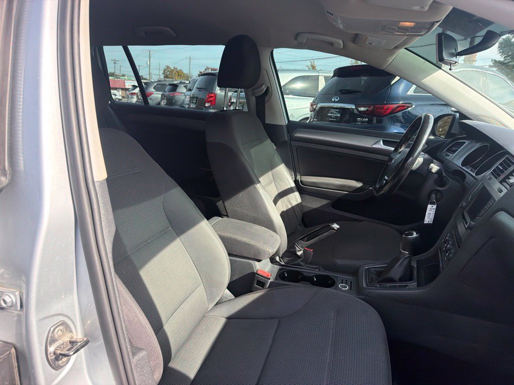 Used 2016 Volkswagen Golf S FWD image 29