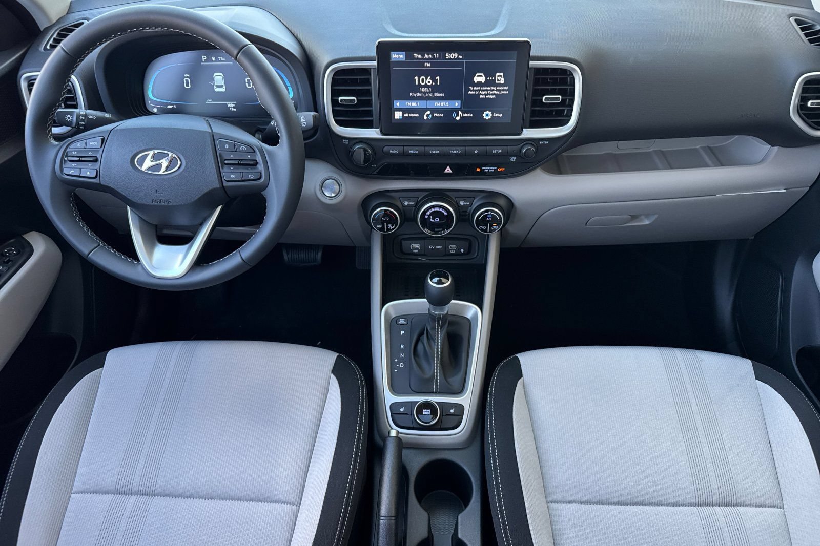New 2026 Hyundai Venue SEL FWD image 14