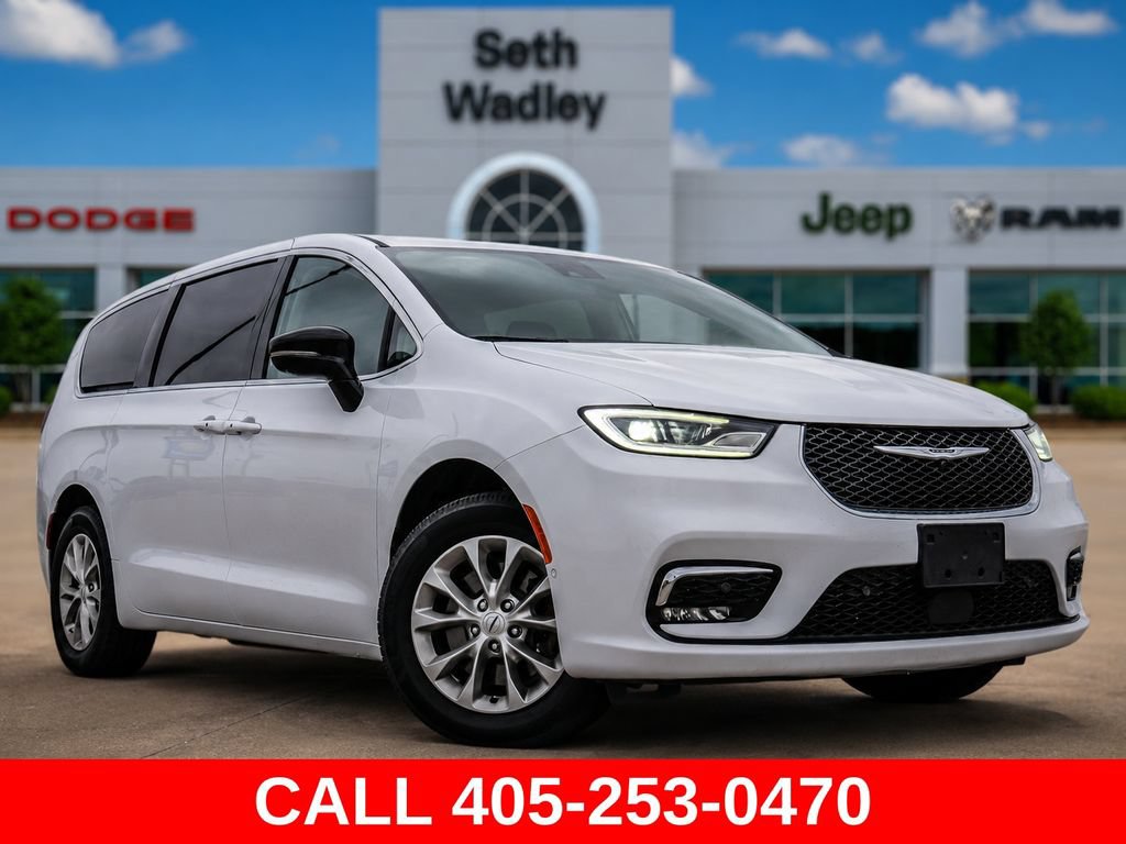 Used 2024 Chrysler Pacifica Touring-L AWD/4WD image 55