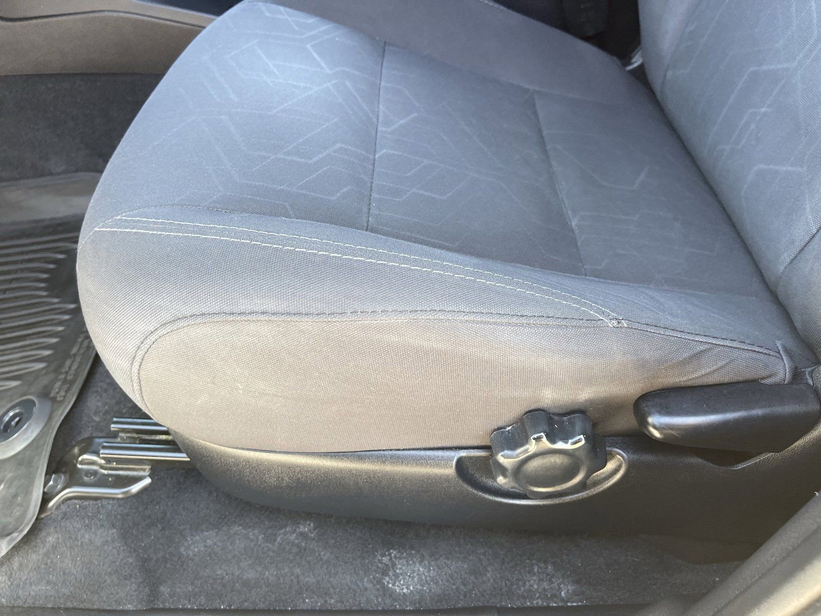 Used 2017 Toyota Tacoma TRD Off-Road w/ Premium & Technology Package AWD/4WD image 21