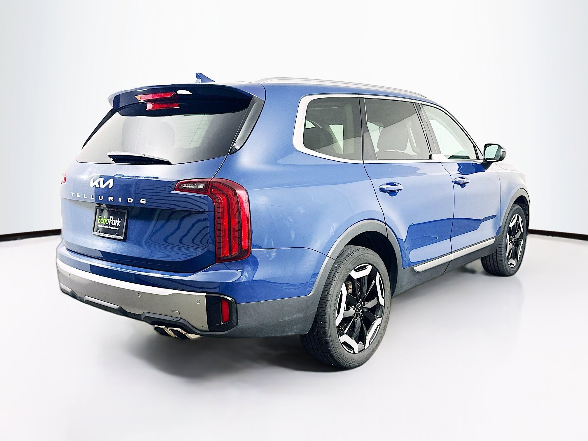 Used 2025 Kia Telluride S FWD image 9