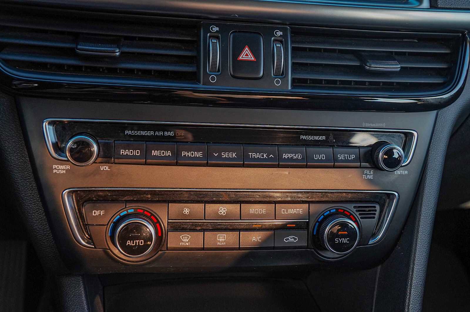 Used 2018 Kia Optima SX image 19