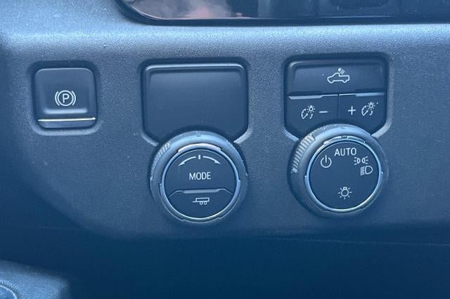 Used 2025 Chevrolet Silverado 1500 LT RWD image 37