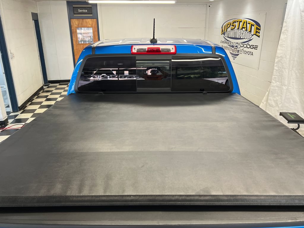 Used 2021 Chevrolet Colorado Z71 AWD/4WD image 11