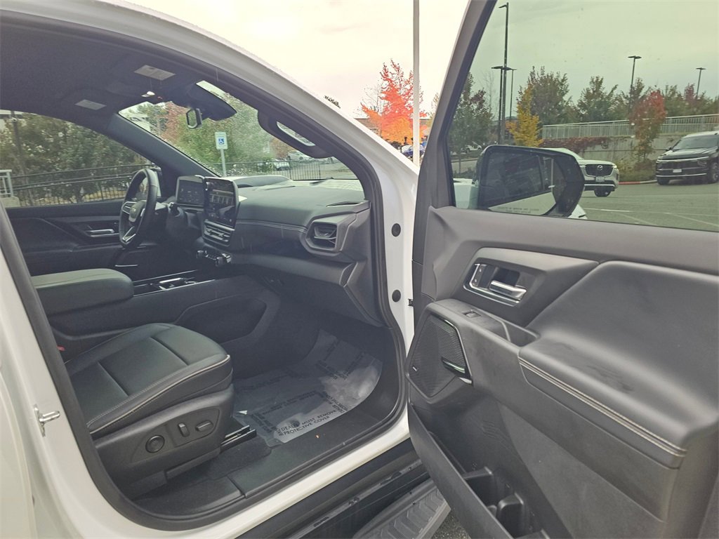 Used 2025 Chevrolet Silverado EV LT image 12