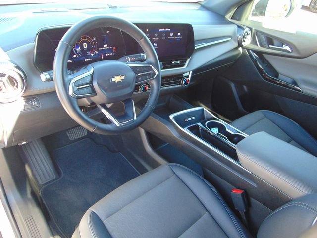 Used 2025 Chevrolet Equinox LT w/ Convenience Package II image 11