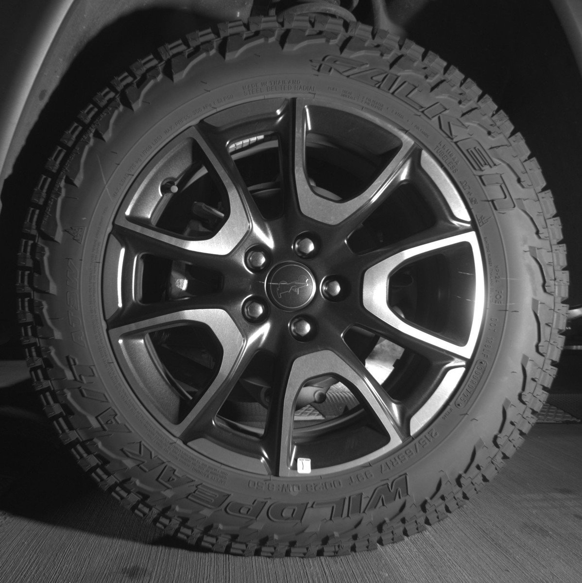 Used 2025 Jeep Compass Trailhawk image 14