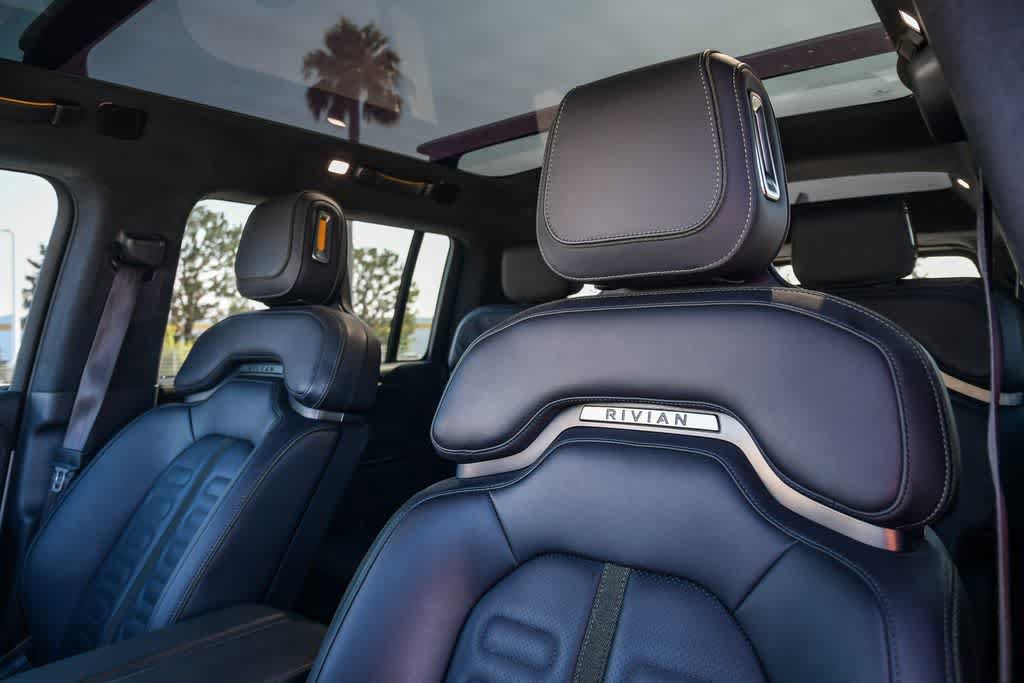 Used 2023 Rivian R1S Adventure AWD/4WD image 19