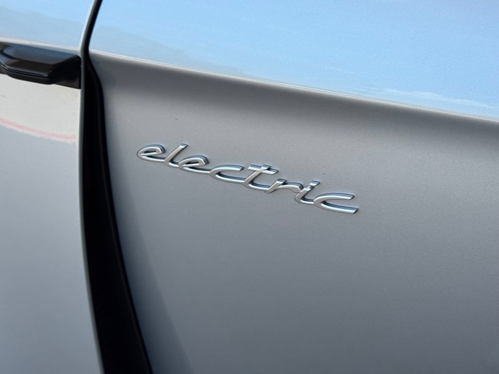 New 2026 Porsche Taycan AWD/4WD image 15