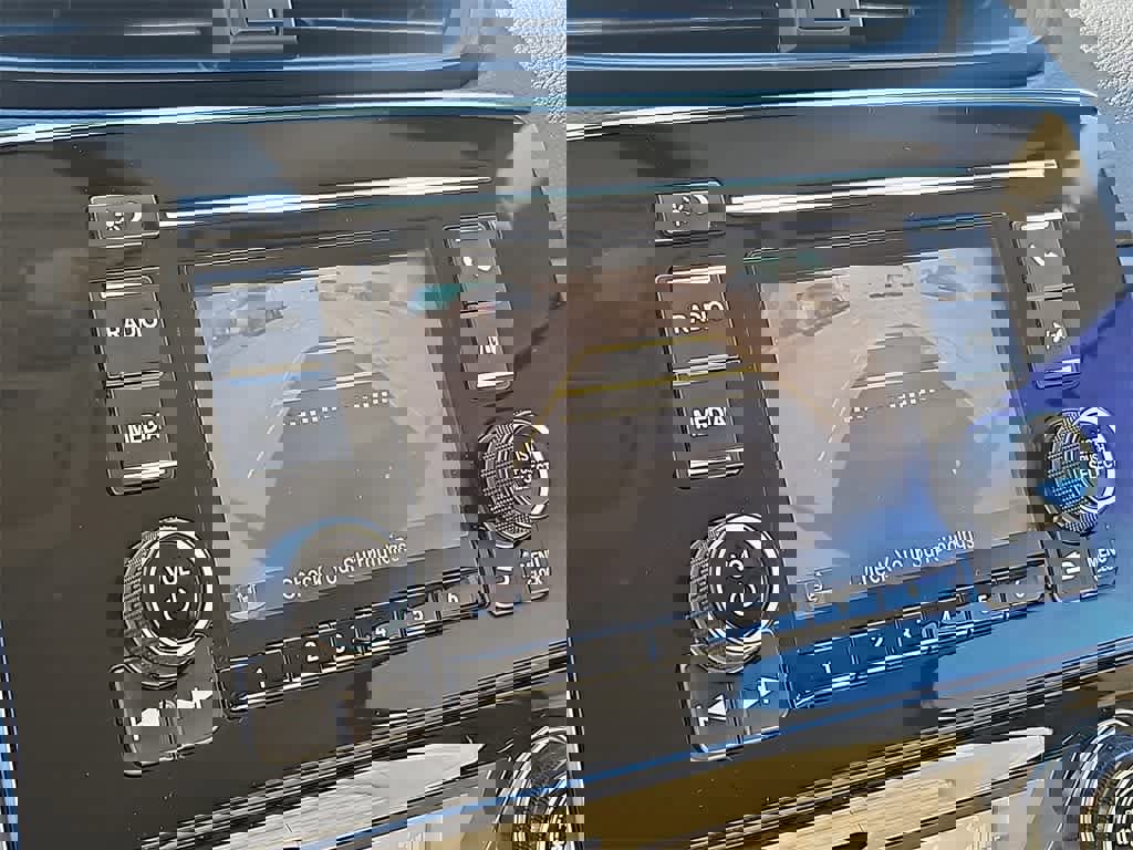 Used 2018 Honda CR-V LX image 14