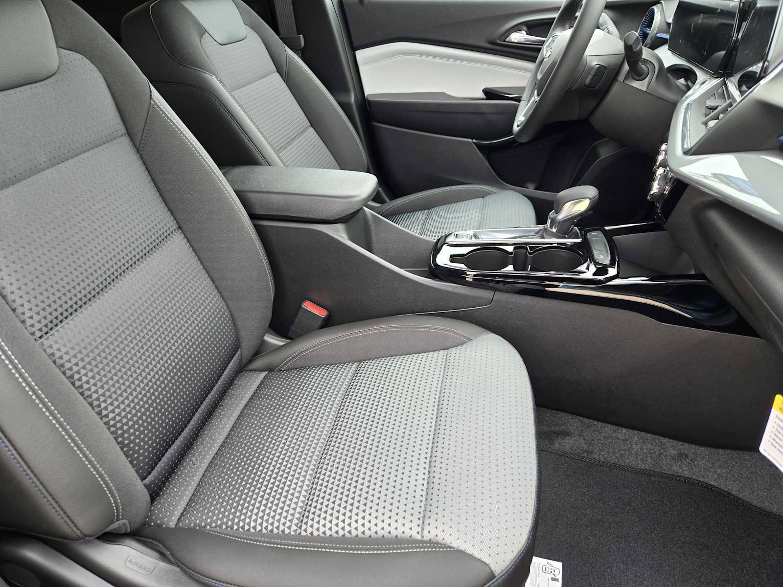 New 2025 Chevrolet Trax LT w/ Driver Confidence Package image 10