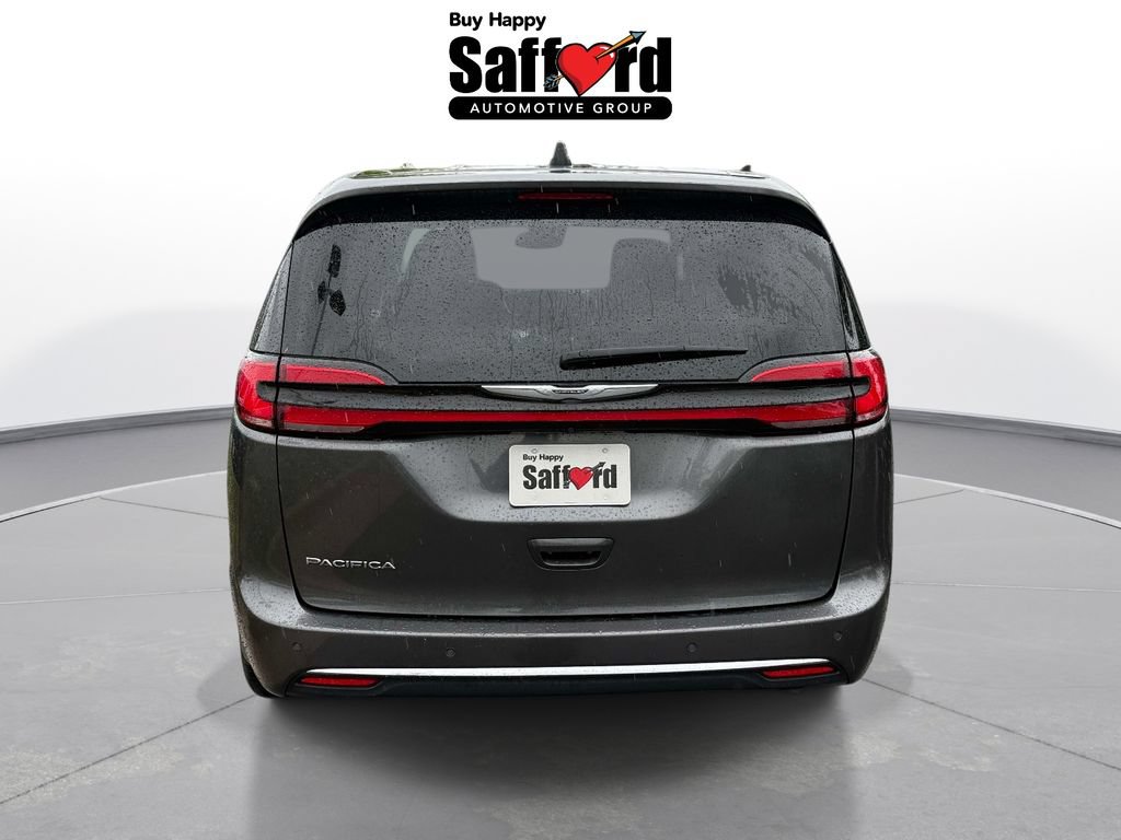 Used 2023 Chrysler Pacifica Touring-L FWD image 6