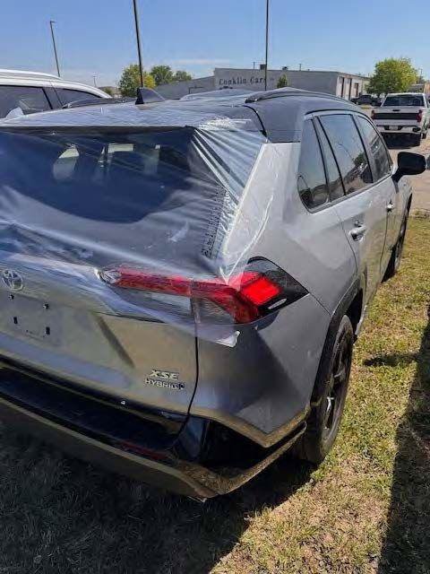 Used 2021 Toyota RAV4 XSE AWD/4WD image 4