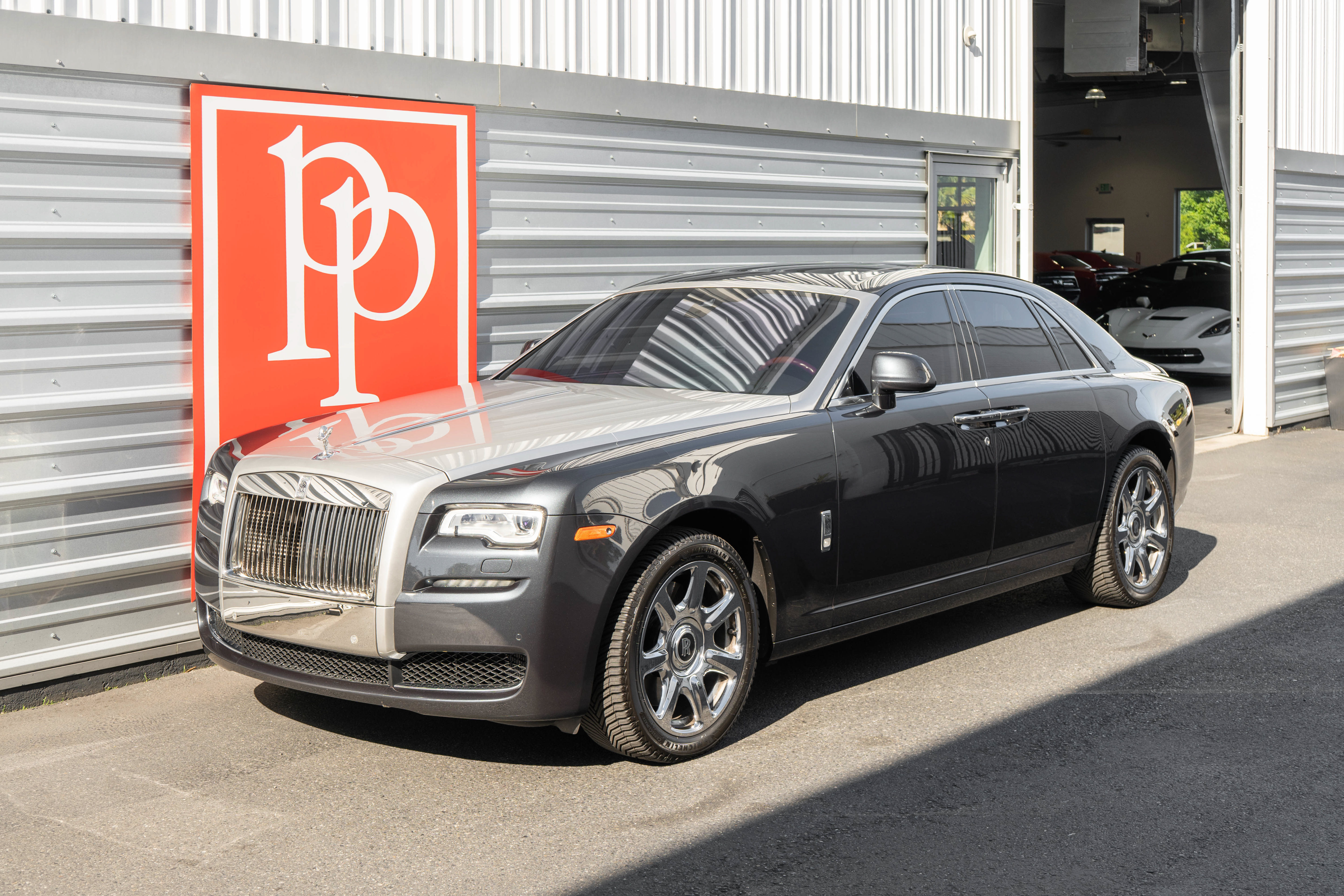 Used 2017 Rolls-Royce Ghost RWD image 43
