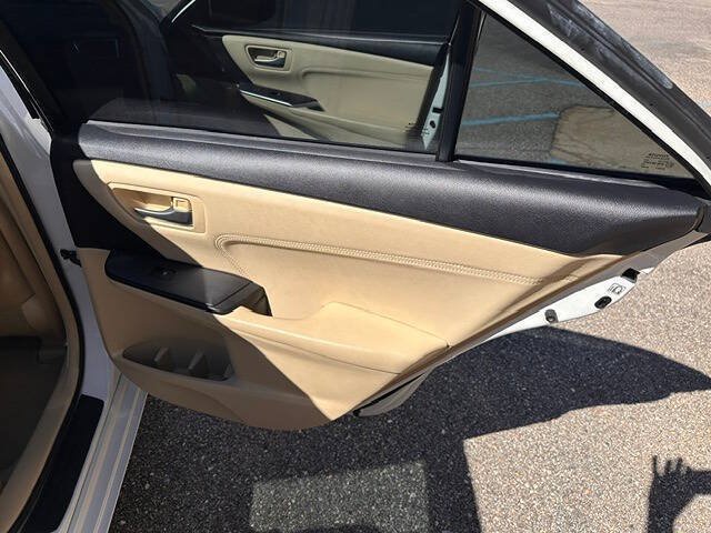 Used 2016 Toyota Camry XLE FWD image 18