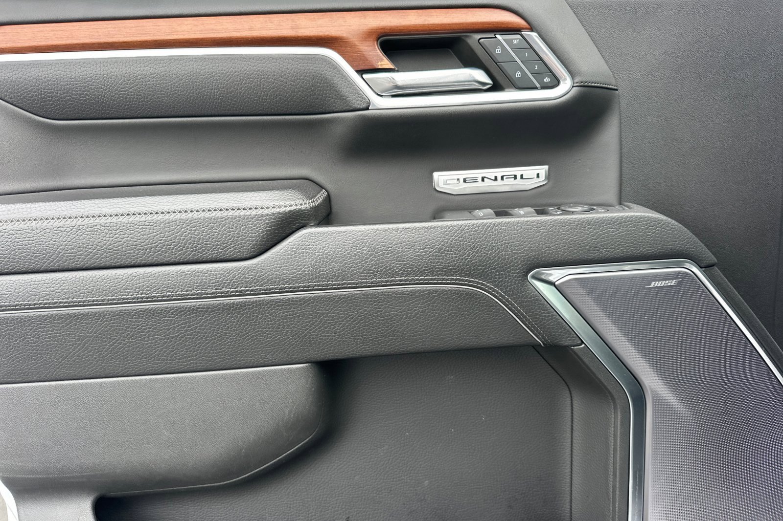 Used 2023 GMC Sierra 1500 Denali w/ Denali Reserve Package image 11