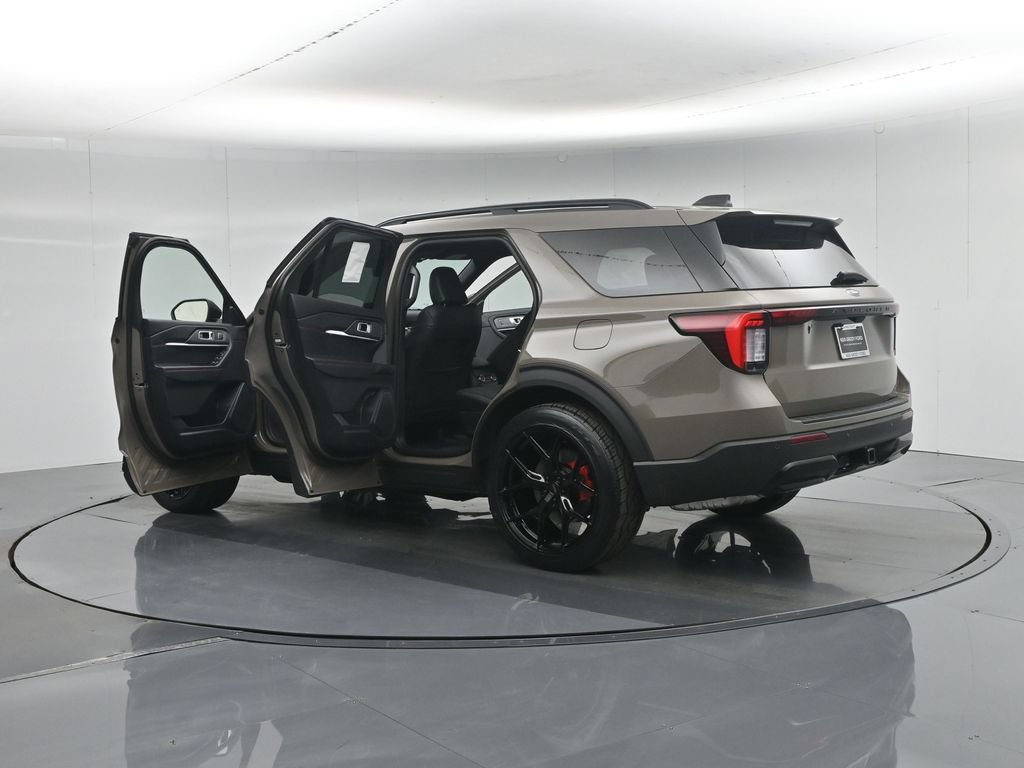 New 2026 Ford Explorer ST-Line w/ ST-Line Street Pack RWD image 34