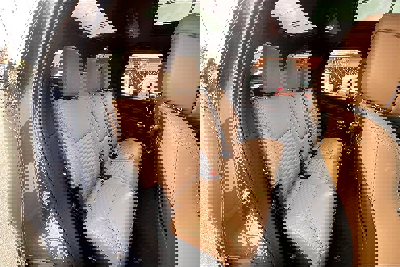 New 2026 Land Rover Discovery Dynamic SE image 27