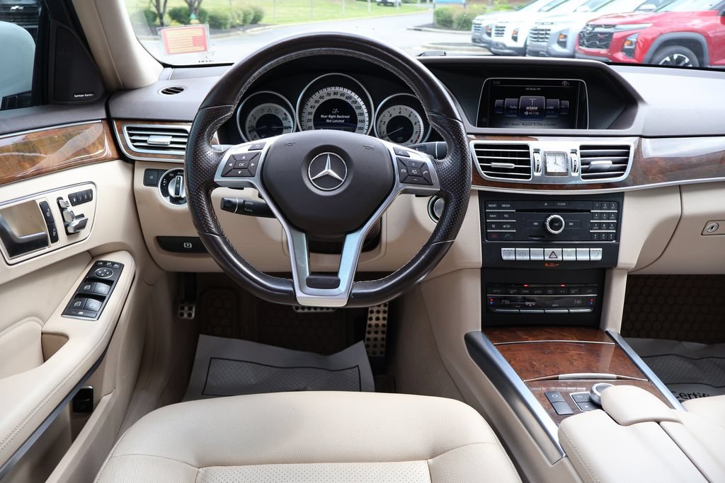 Used 2016 Mercedes-Benz E 350 4MATIC Sedan image 5