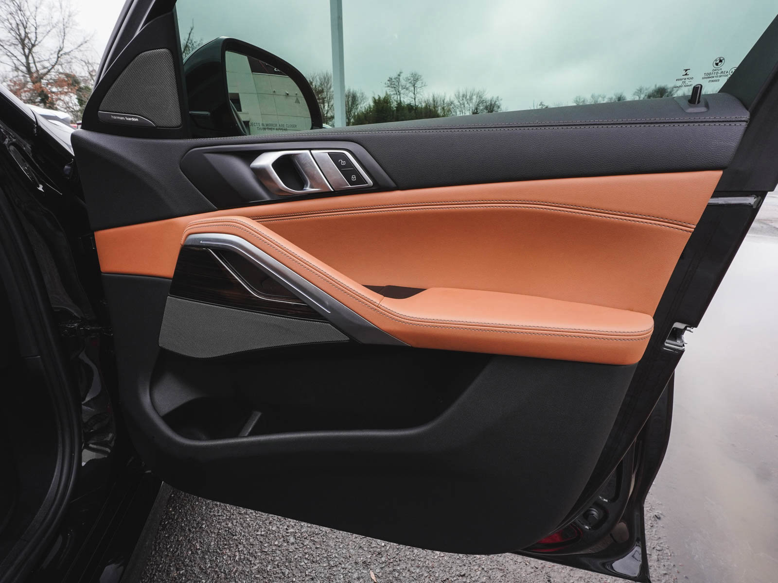 Used 2023 BMW X6 xDrive40i w/ M Sport Package image 11