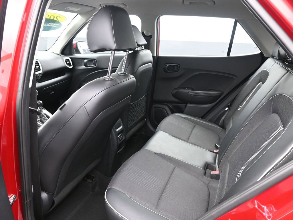 Used 2024 Hyundai Venue Limited image 25