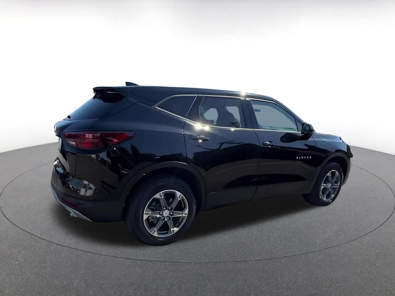 Used 2025 Chevrolet Blazer LT FWD image 15