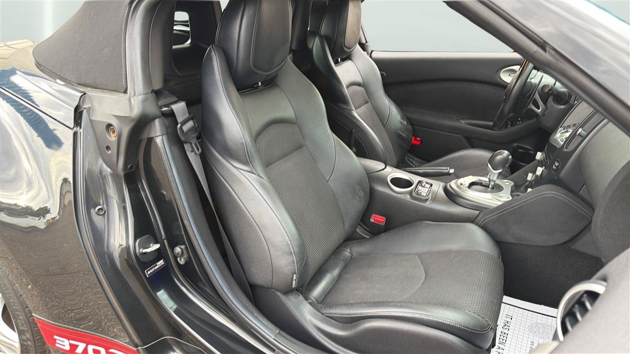 Used 2010 Nissan 370Z Touring w/ Sport Pkg RWD image 14