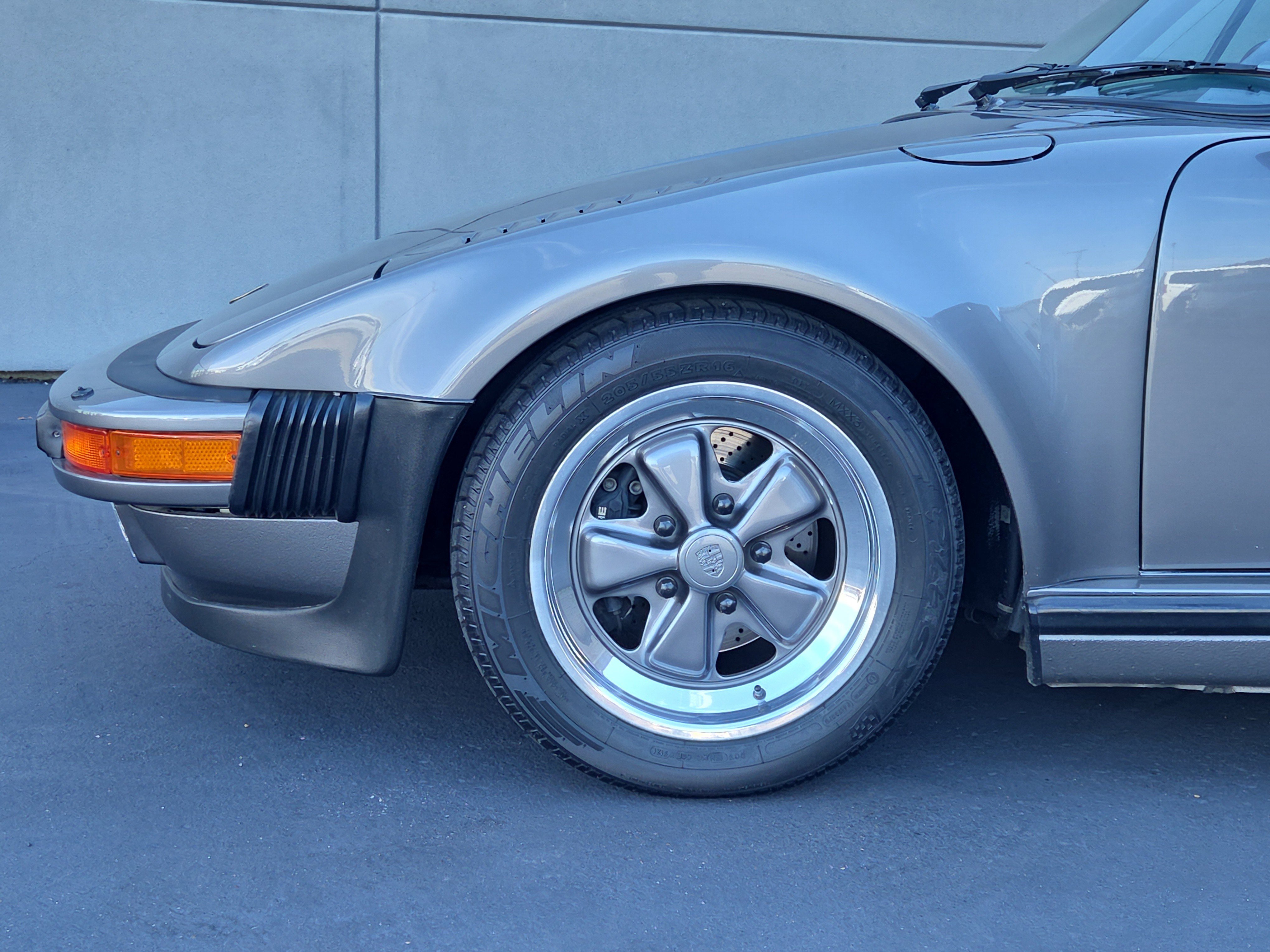 Used 1988 Porsche 911 Carrera image 11