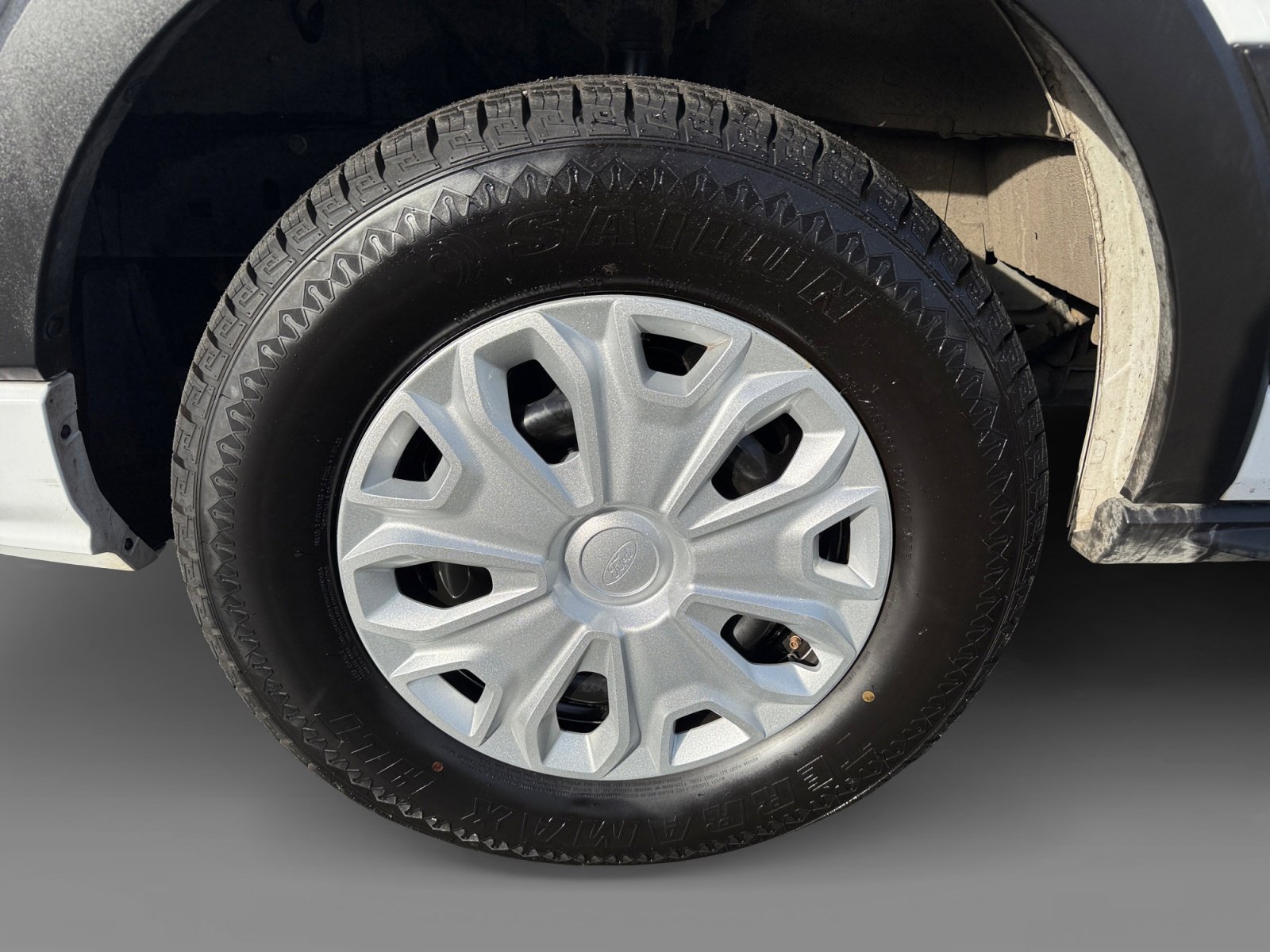 Used 2023 Ford Transit 350 XLT image 9