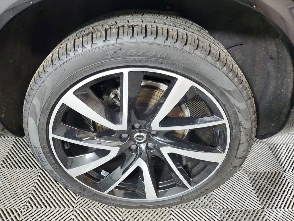 Certified 2024 Volvo XC90 B6 Ultimate w/ Protection Package Premier image 13