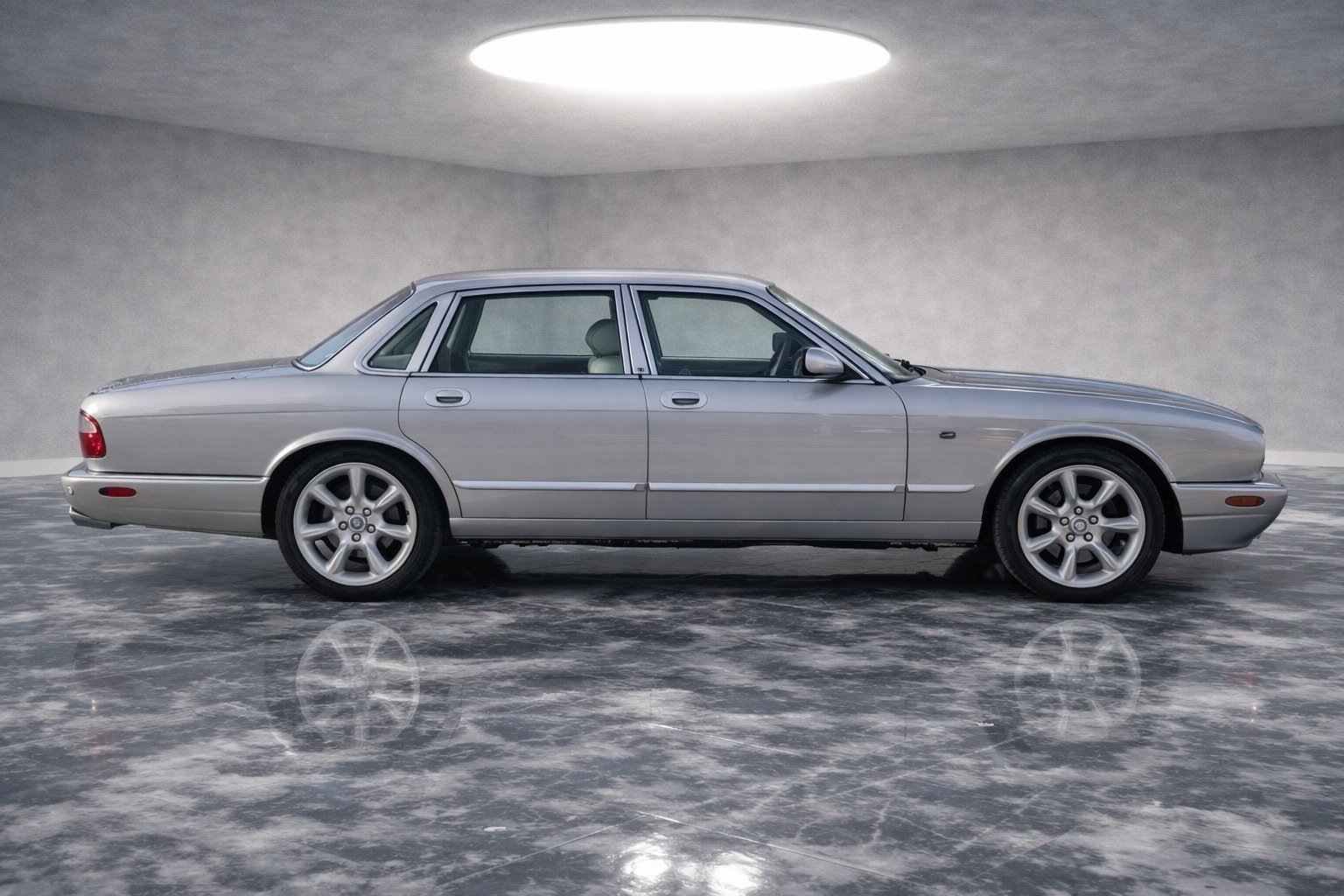Used 2002 Jaguar XJ8 image 6