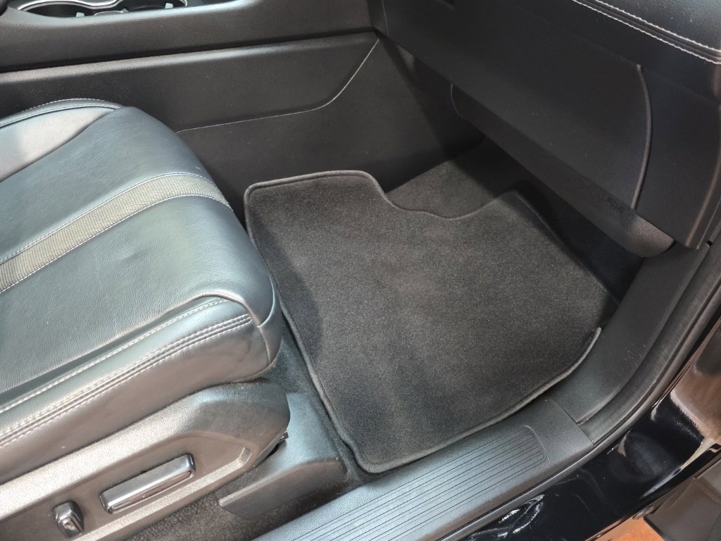 Used 2023 Honda Pilot Touring image 11