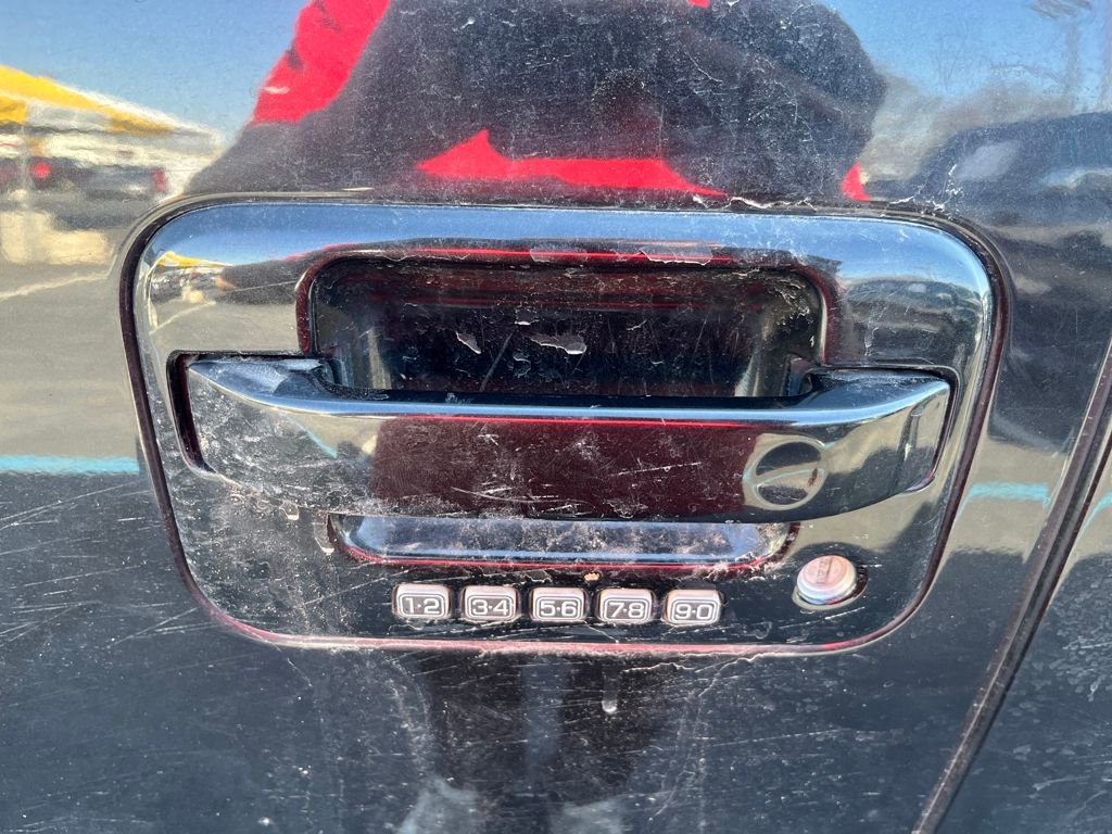 Used 2010 Ford F150 Raptor image 18