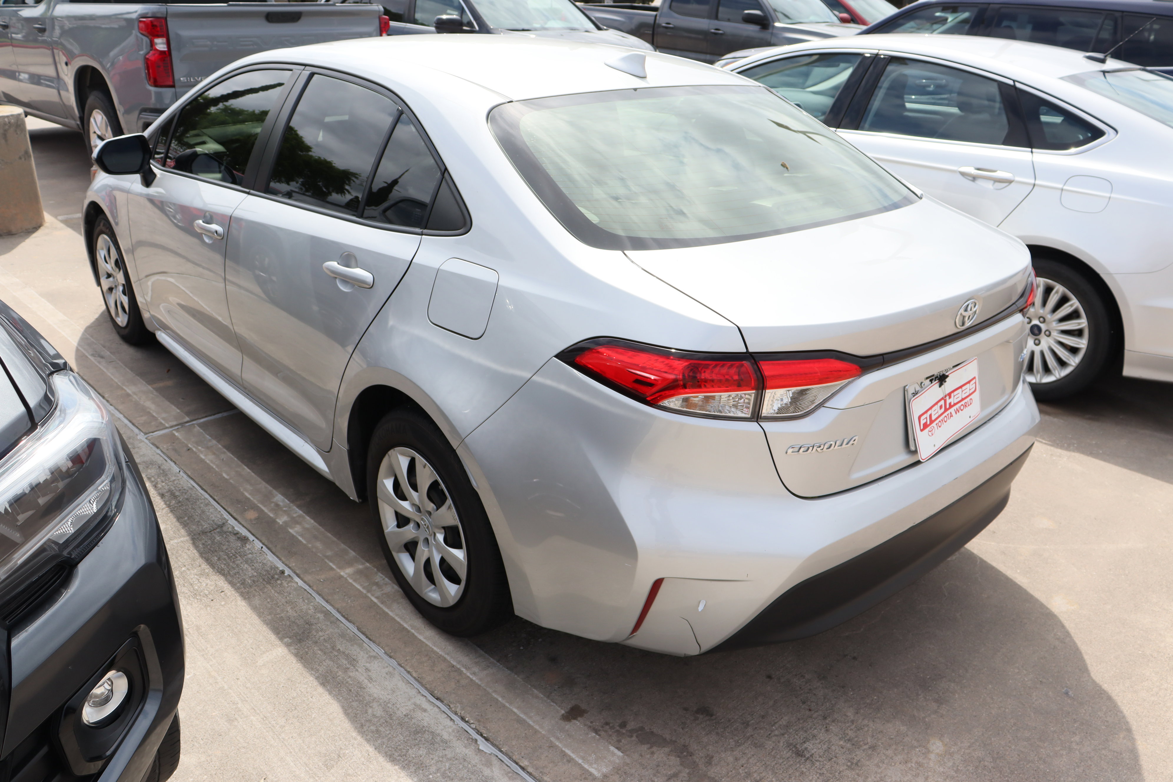 Used 2023 Toyota Corolla LE image 5