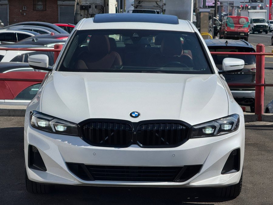 Used 2023 BMW 330i xDrive Sedan w/ Premium Package AWD/4WD image 10