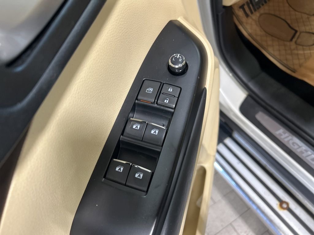 Used 2018 Toyota Highlander Limited Platinum image 21