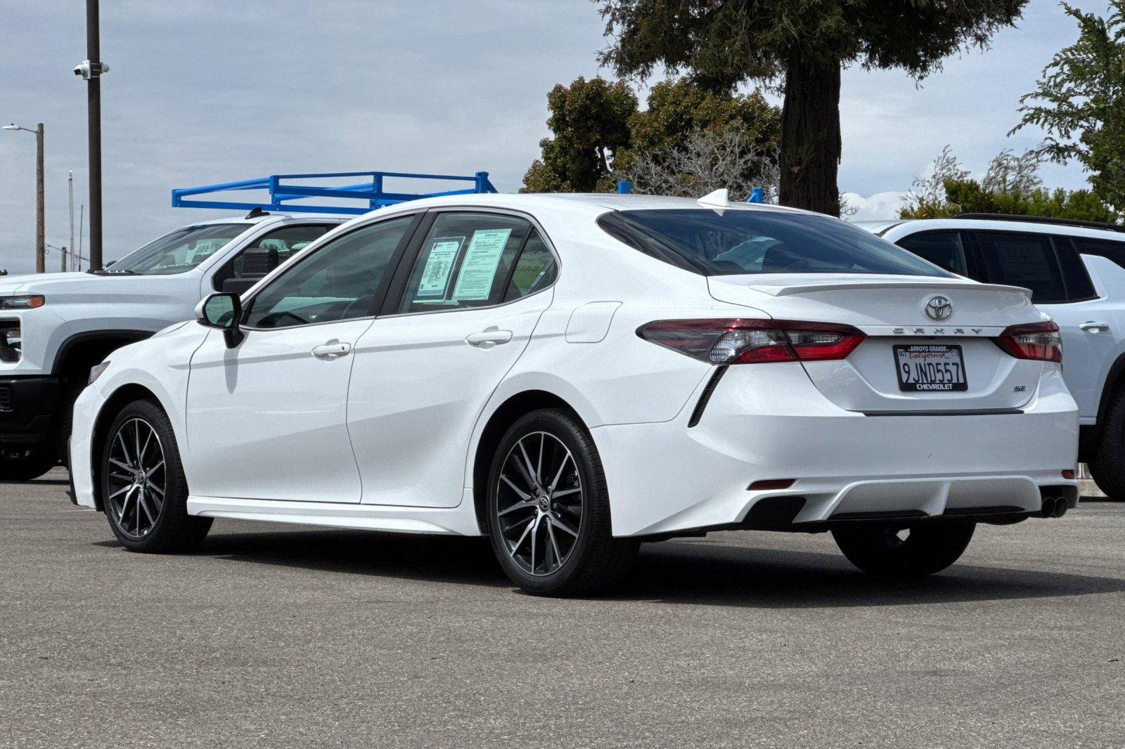 Used 2024 Toyota Camry SE w/ Convenience Package FWD image 8