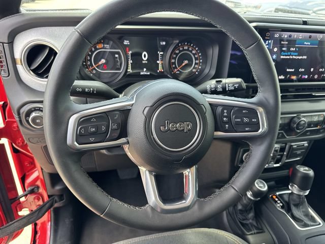 Used 2025 Jeep Wrangler Unlimited Sahara AWD/4WD image 28
