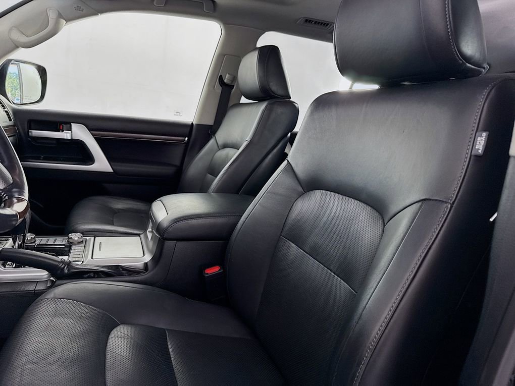 Used 2019 Toyota Land Cruiser image 36