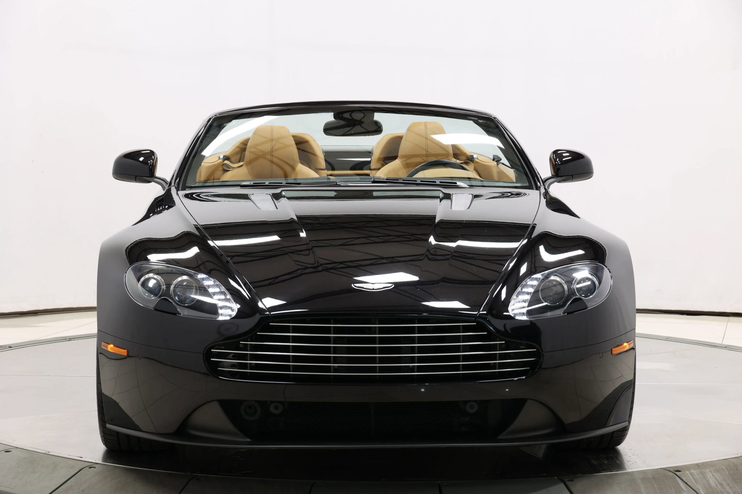 Used 2012 Aston Martin V8 Vantage Roadster image 77