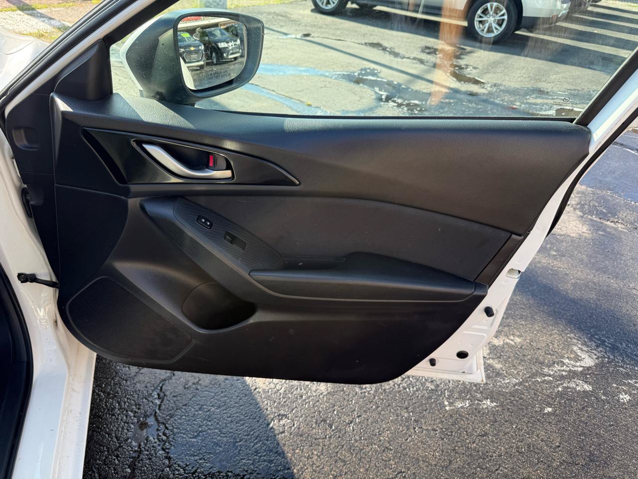 Used 2015 MAZDA MAZDA3 i Sport FWD image 30