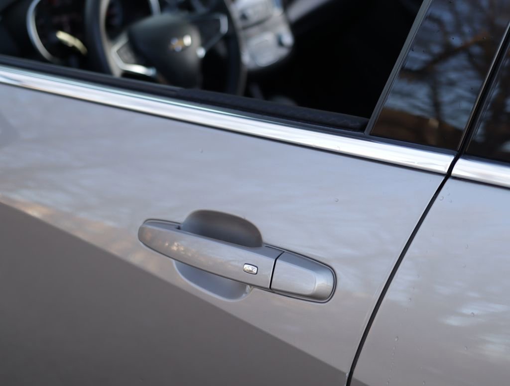 Used 2025 Chevrolet Malibu LT FWD image 32