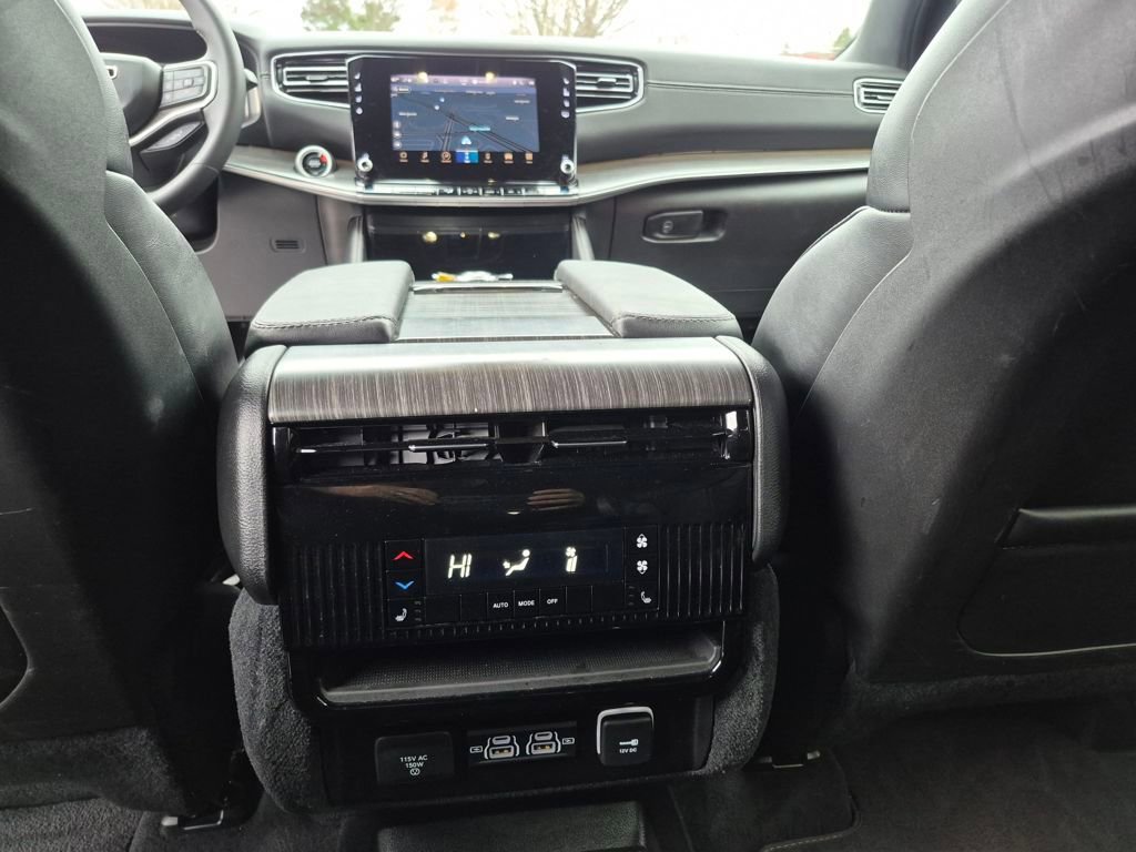 Used 2024 Jeep Wagoneer Series III image 14