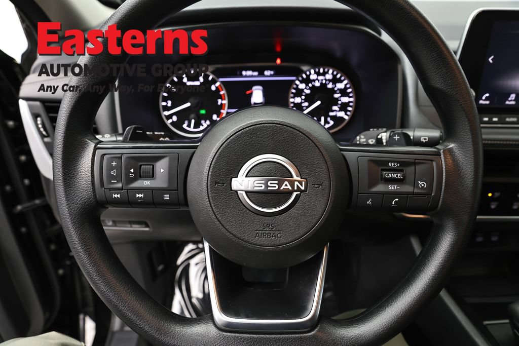 Used 2024 Nissan Rogue S AWD/4WD image 10