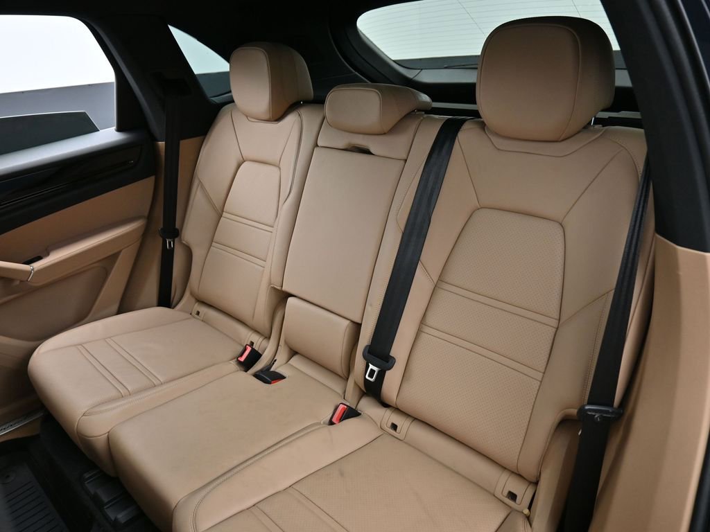 Used 2020 Porsche Cayenne AWD/4WD image 23