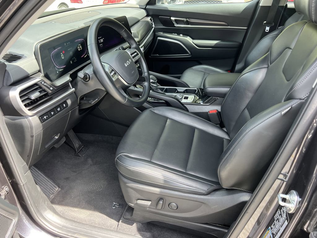 Used 2025 Kia Telluride S FWD image 7